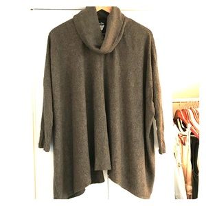 Like New Flowy Turtleneck Sweater